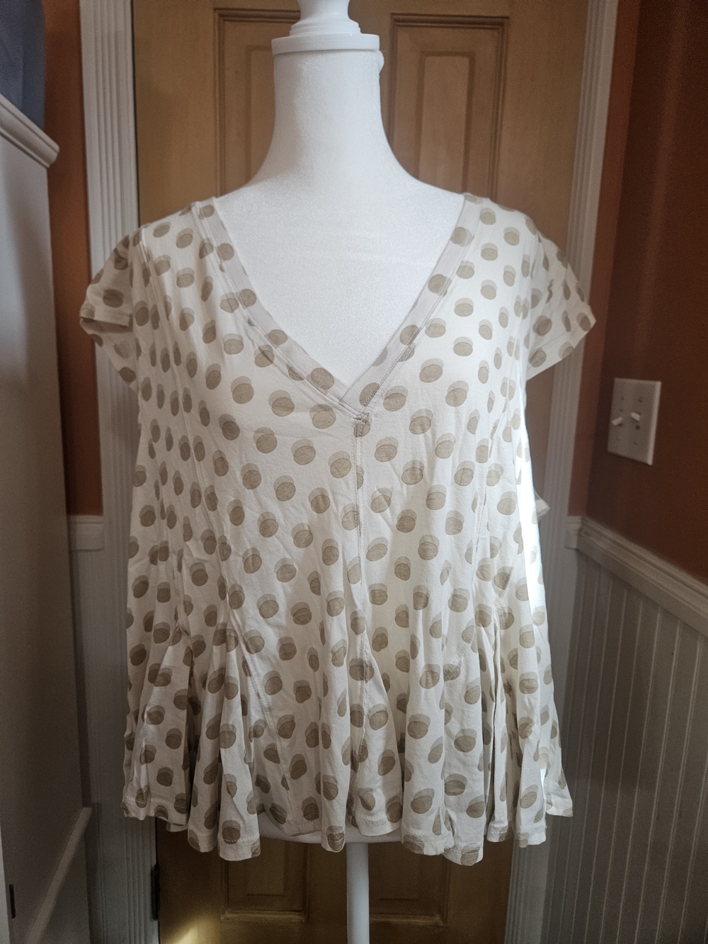 Maeve Women’s Cream Polka Dot V-Neck Top - Anthropologie
